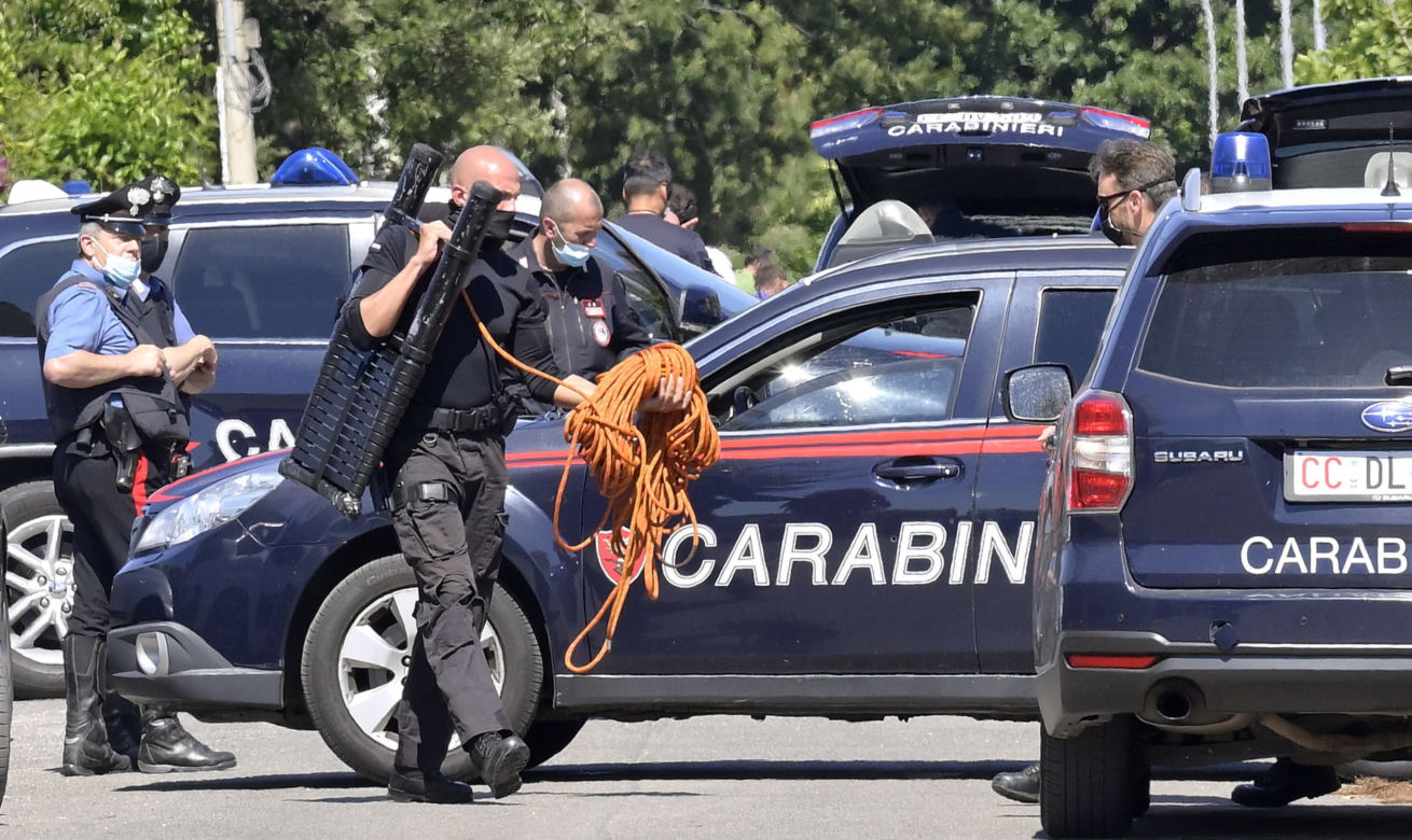 Strzelanina pod Rzymem: nie żyje dwójka dzieci i mężczyzna. Napastnik popełnił samobójstwo