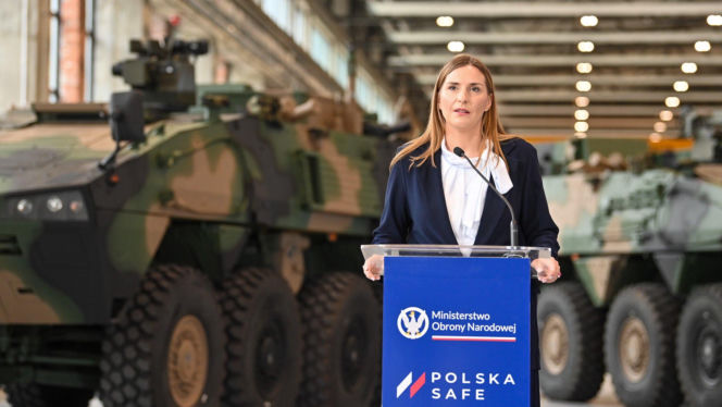 Kluczowe wozy wsparcia dla pancerniaków. Rosomak S.A. z kontraktami na blisko 900 mln zł w ramach SAFE