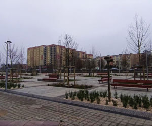 Plac przed Netto Areną po przebudowie