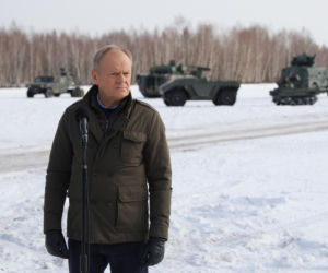 Premier i szef MON na poligonie w Zielonce obserwowali testy bezzałogowców