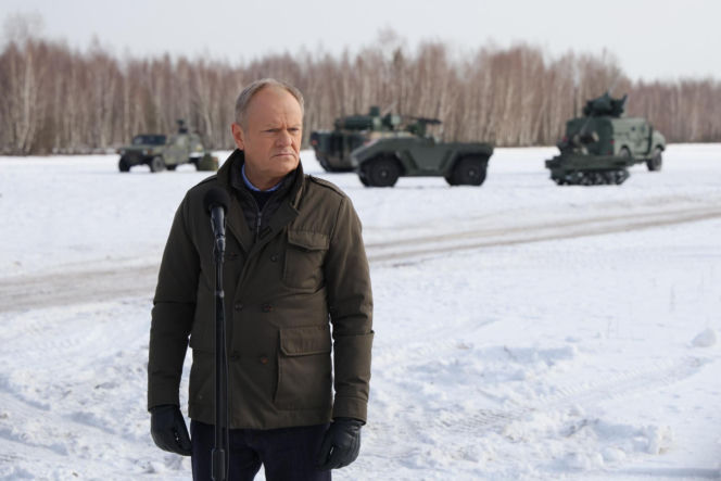 Premier i szef MON na poligonie w Zielonce obserwowali testy bezzałogowców