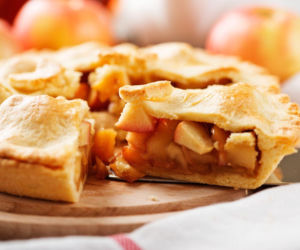 Szarlotka na półkruchym cieście skradła moje serce. Przepis jest banalnie prosty 