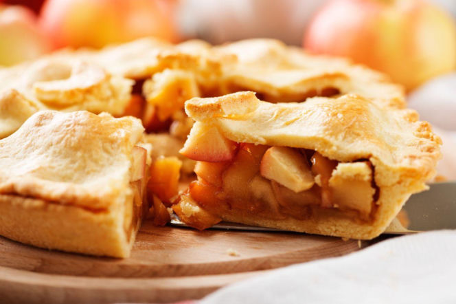 szarlotka na półkruchym cieście