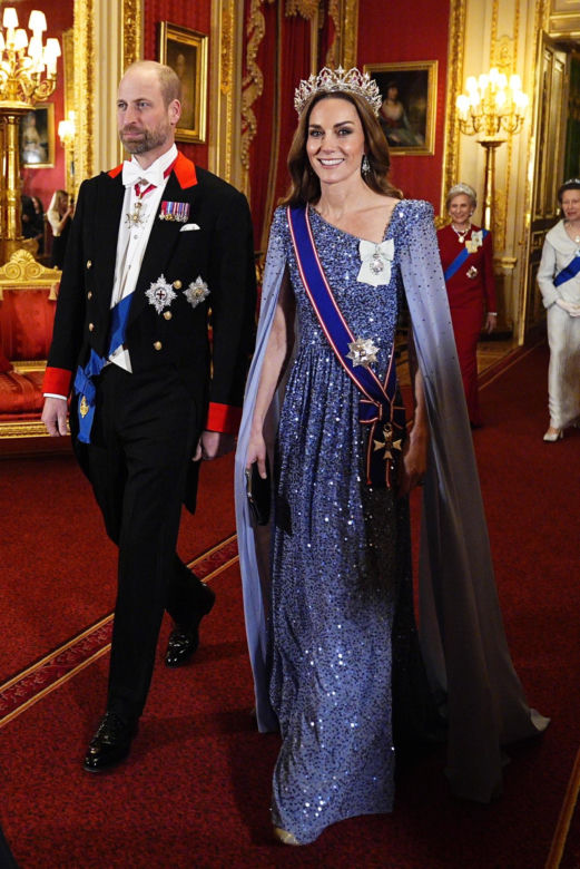  Stare zdjęcia księżnej Kate! Nie uwierzysz, jak się zabawiała