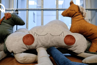 Więźniowie uszyli pluszaki dla małych pacjentów Szpitala Miejskiego