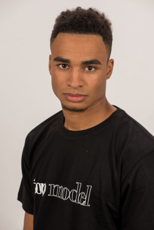 Top Model 7 - finałowa 14. uczestników, SZYMON REICH