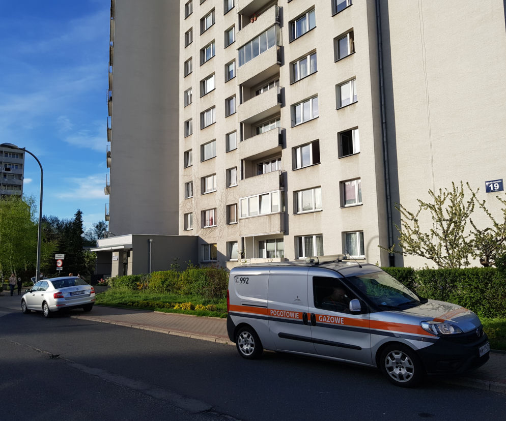 Pożar w Wilanowie. Straż pożarna, pogotowie gazowe i ambulans na miejscu 