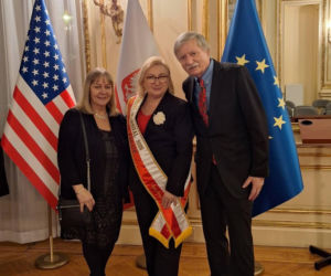 Szarfowanie Wielkiej Marszałek Parady Pułaskiego Iwony Korgi