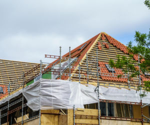  Jakie formalności obowiązują przy remoncie dachu?