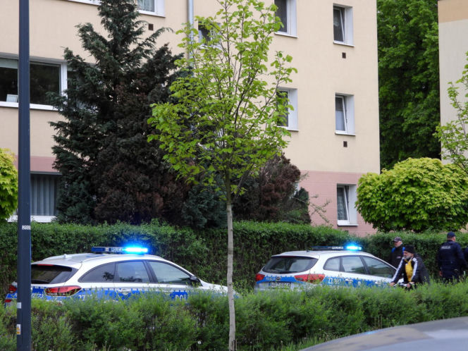 Zabarykadował się w łazience z nożem. Na warszawskiej Woli znaleziono ciało 67-letniej Ewy