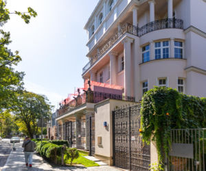 Biurowiec z lat 90. i początku XXI wieku. Warszawa, ulica Kielecka 23