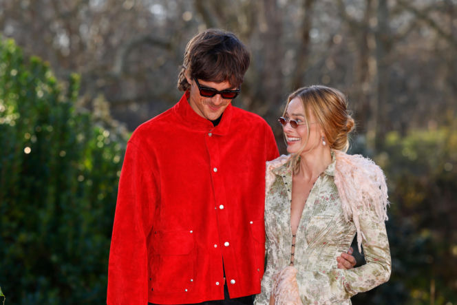 Jacob Elordi i Margot Robbie na premierze "Wichrowych Wzgórz"