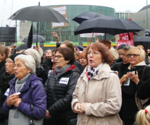 Czarny i biały protest w Poznaniu
