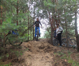 Jeździły na rowerach, wpadły na pocisk moździerzowy. Bombowy koniec wakacji w Woli Uhruskiej
