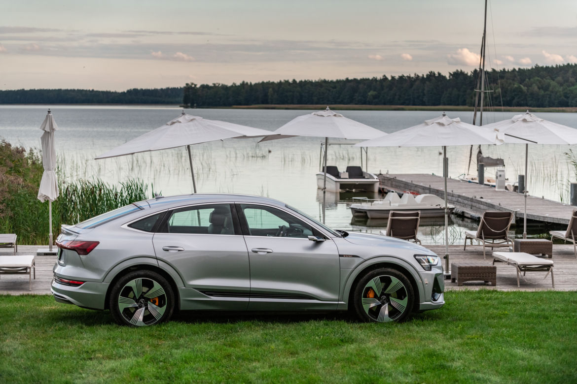 Audi e-tron Sportback 55 quattro S line (Florett Silver)