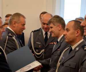 Białystok. Od 30 lat są związani z policją. Zobacz kto został wyróżniony