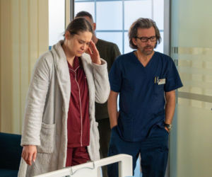 Na dobre i na złe odc. 987. Artur Bart (Piotr Głowacki), Aleś Zagajewski (Paweł Małaszyński), Iga Kaczorowska (Anna Szymańczyk)