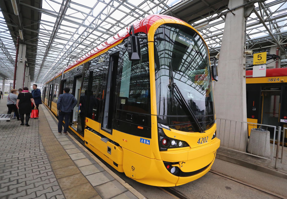 Nowy tramwaj wyjechał warszawskie tory! 