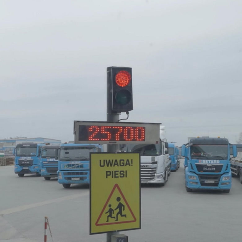Maciej Janowski porzucił motocykl dla 10-tonowej bestii! Groziła mu praca na etacie