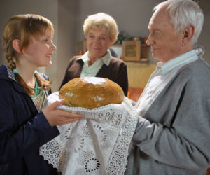 M jak miłość: Lucjan (Witold Pyrkosz), Barbara (Teresa Lipowska), Ula (Iga Krefft)