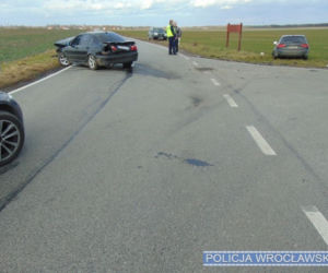 Zderzył się z innym samochodem i usnął za kierownicą
