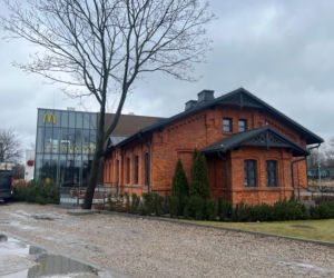 Nietypowy McDonald's przy ul. Radzymińskiej w Warszawie