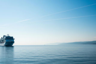 Tysiące turystów uwięzionych na statkach. Czy cieśnina Ormuz zostanie zablokowana?