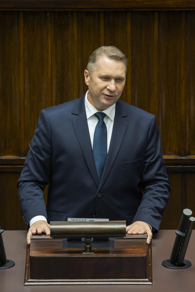 Powakacyjna rewia mody w Sejmie