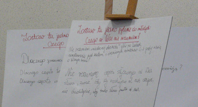 W Siedlcach odbyła się debata uczniów szkół podstawowych pt. „Czy pokolenia potrafią jeszcze ze sobą rozmawiać?”