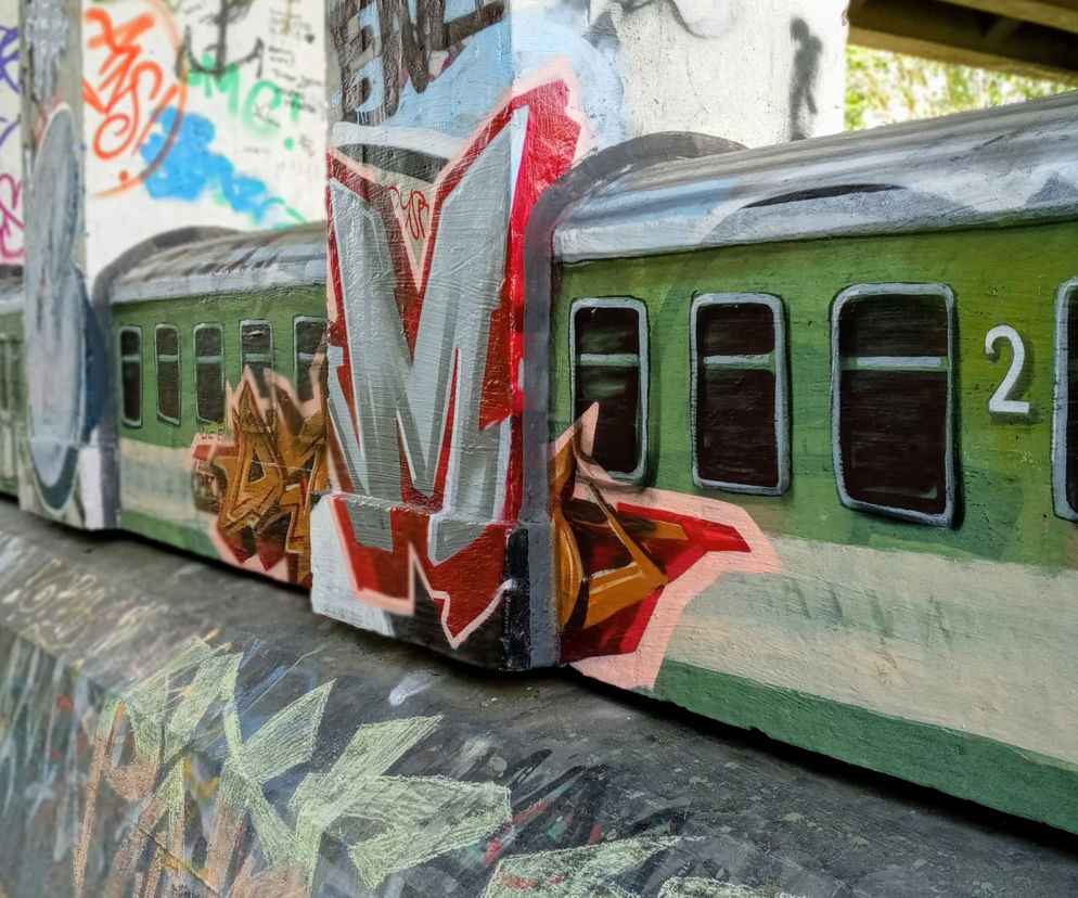 Trójwymiarowy mural przypomina o dawnej świetności linii kolejowej do Polic