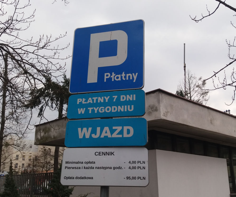 UWAGA kierowcy: spóźnialscy sporo zapłacą za postój na tym parkingu