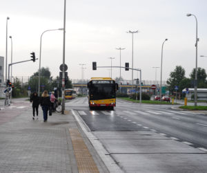 Ścisk w autobusach od września. Na tych liniach będą cięcia