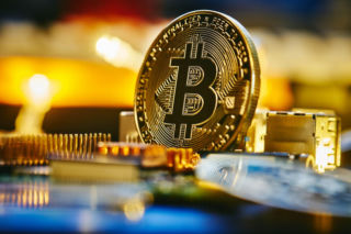 OKX i ZEN.COM ułatwiają Polakom dostęp do kryptowalut
