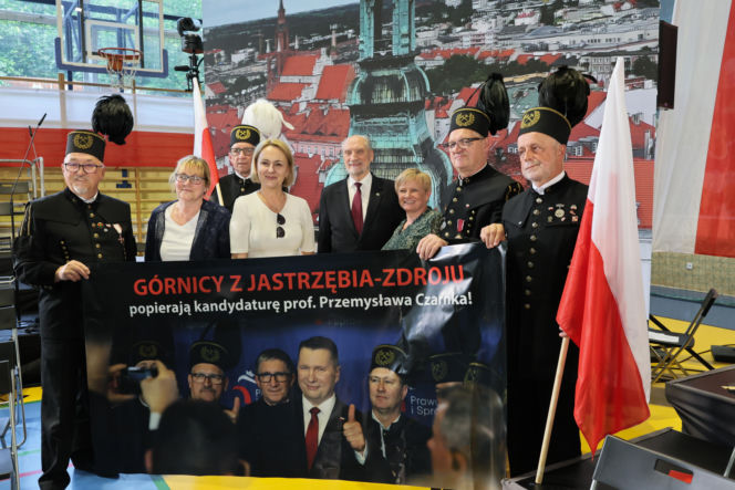 Przemysław Czarnek podczas otwartego spotkania z mieszkańcami Kalisza w hali OSRiR w Kaliszu