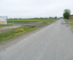 Przez kilometr ciągnęli człowieka za autem