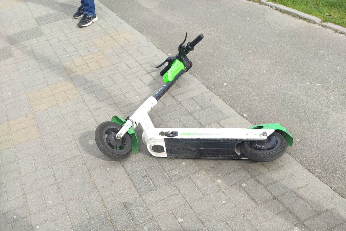 Te rzeszowskie hulajnogi słodko śpią. Nie budźcie ich ze snu [ZDJĘCIA] 
