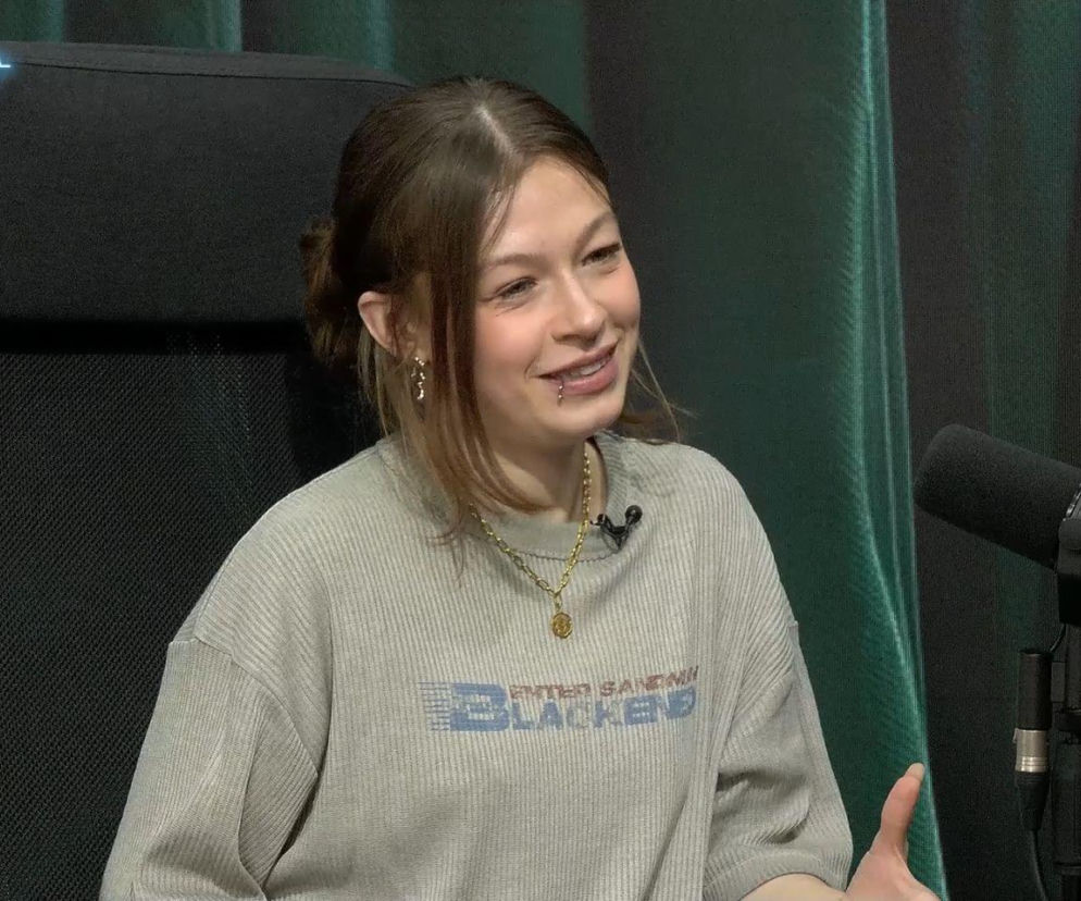 „Tiki znikają tylko wtedy, gdy śpiewam”. Zuza Jabłońska o życiu z zespołem Tourette’a