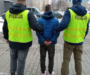 ŁÓDŹ: Podłożył ogień POD KIOSK, a później patrzył jak idzie z dymem. Budka PŁONĘŁA JAK POCHODNIA 
