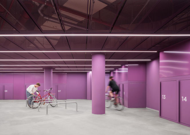 Parking rowerowy pod Placem Poczdamskim w Berlinie