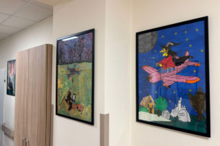 Obrazy z konkursu Magia Lotu na ściach oddziału chirurgii dziecięcej