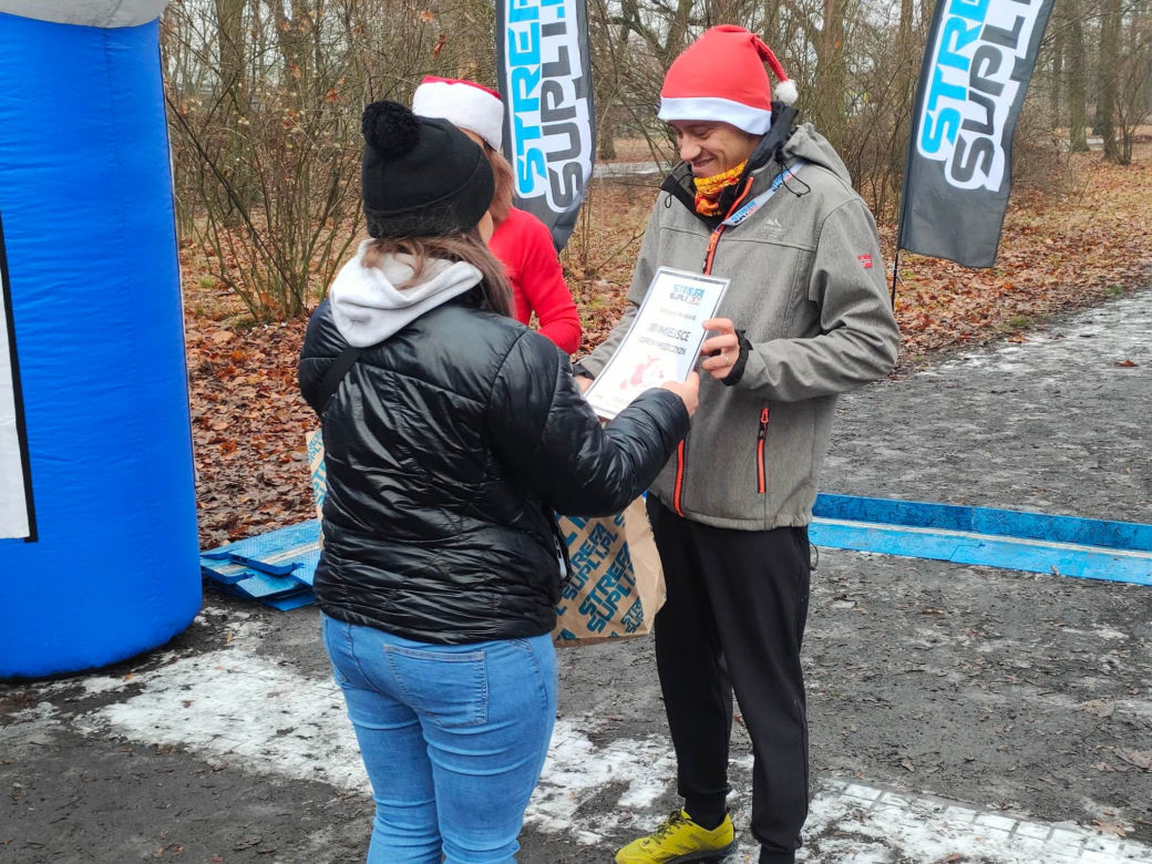 Przedświąteczne zawody sportowe. Łodzianie biegają i pomagają