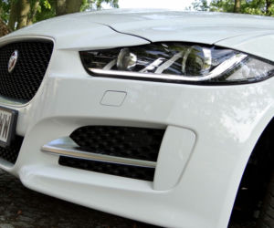 Jaguar XE 2.0 T R-Sport