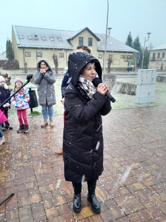 Na rynku w Mordach stanęła choinka