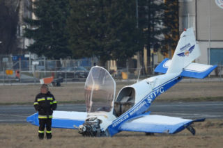 Samolot zarył w ziemię! Niebezpieczny incydent na warszawskim lotnisku