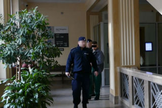 Przez godzinę katował własnego ojca. Złamał na nim siekierę, potem bił do nieprzytomności