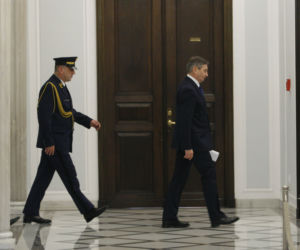 300 tys. za ubrania dla armii Kuchcińskiego