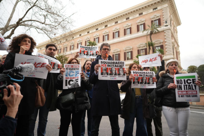 Protesty przeciwko IO w Mediolanie. Starcia z policją