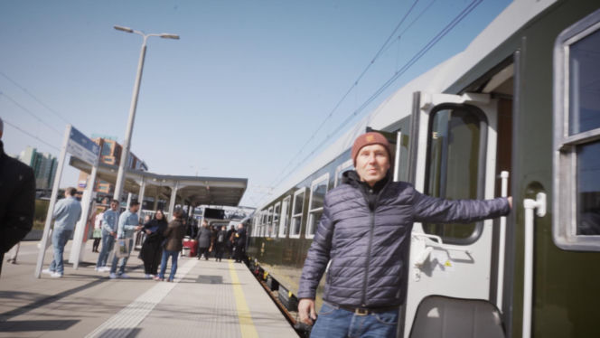 Jechałem legendarnym pociągiem. W środku jak kiedyś, aż trudno uwierzyć! Ludzie mówią wprost: „to były czasy”