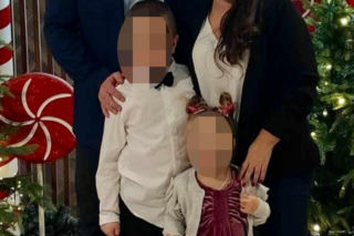 Dwa dni przed tragedią pozowali razem do zdjęcia. Dziś w mieszkaniu przy Bałtyckiej 3 nadal pracują śledczy