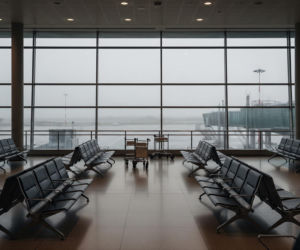 Paraliż na lotniskach w Warszawie. Jakie są prawdziwe koszty chaosu?